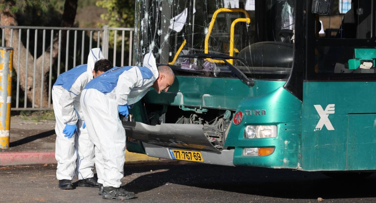 Explosiones en paradas de colectivo de Israel_Télam 