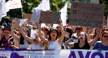 Protesta a favor del aborto en Francia_Reuters