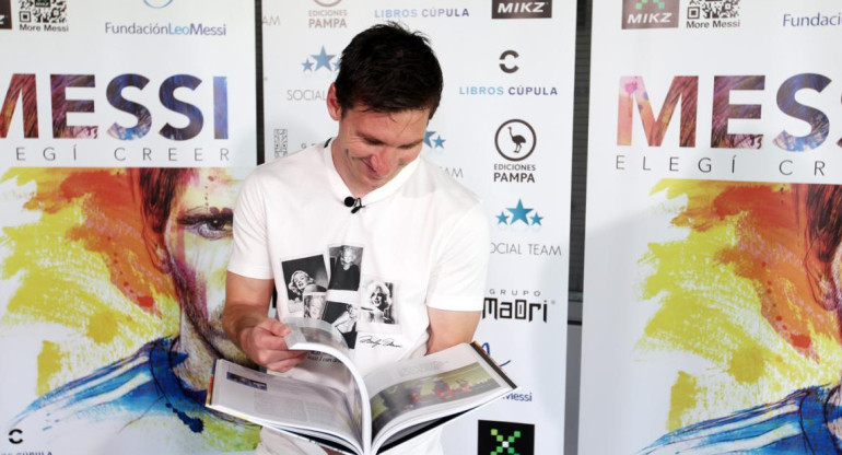 Messi en la presentación del libro "Messi, elegí creer". Foto: Télam.