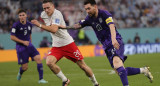 Piotr Zielinski y Lionel Messi en el Argentina - Polonia del Mundial de Qatar. Foto: EFE.