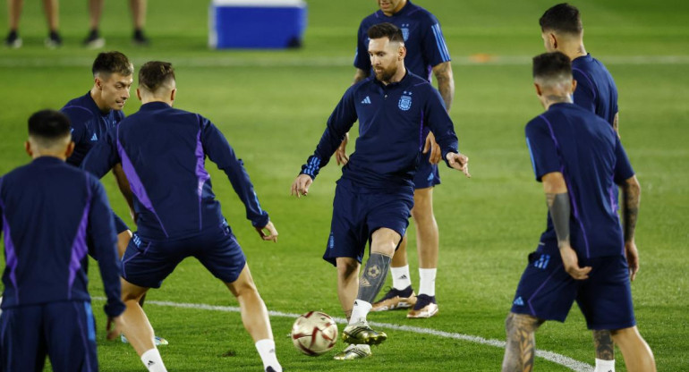 Entrenamiento de Selección Argentina en Doha. Foto: Reuters.