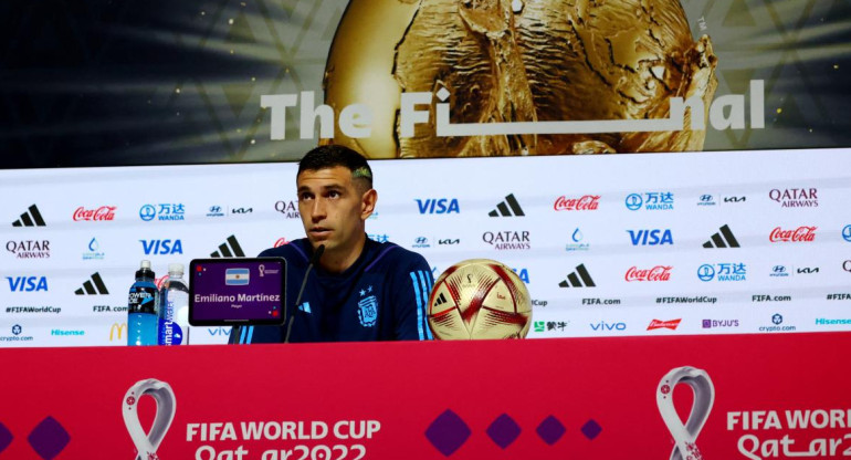 Emiliano Dibu Martínez en la conferencia de prensa ante de la final. Foto: REUTERS.