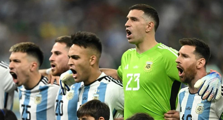 Himno argentino cantado por los jugadores. Foto: REUTERS