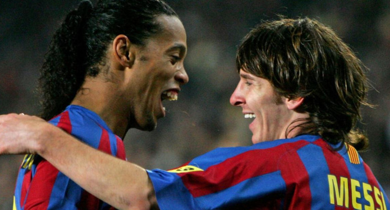 Lionel Messi y Ronaldinho. Foto: REUTERS