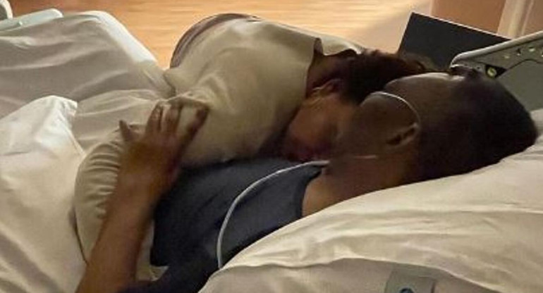 Hija de Pelé con su padre en el hospital. Foto: Instagram.