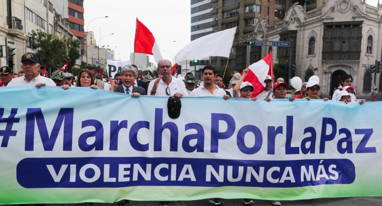 Marcha por la paz en Perú. Foto: REUTERS.