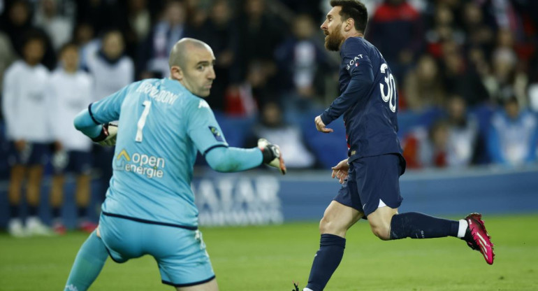 Gol de Messi para el PSG ante el Angers por la Liga 1. Foto: EFE.