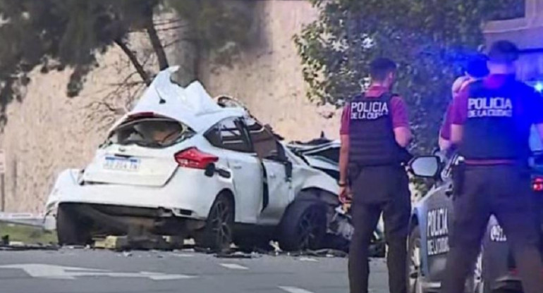 Choque fatal en General Paz: un hombre perdió el control del auto y murió tras salir despedido	