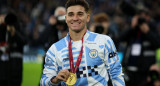 Julián Álvarez con la medalla de Campeón del Mundo. Foto: Reuters.