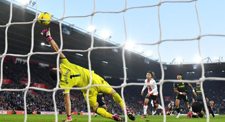Dibu Martínez, Aston Villa vs Southampton. Foto: REUTERS