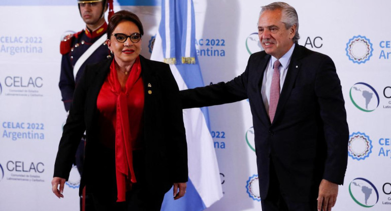 Presidenta hondureña, Xiomara Castro y Alberto Fernández_Reuters