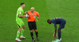 Emiliano Martínez en el penal ante Kolo Muani en el Mundial de Qatar. Foto: REUTERS.