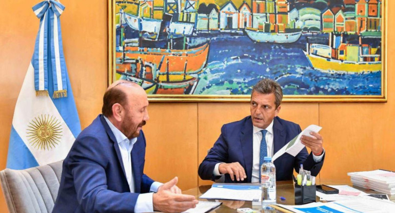Massa e Insfrán se reunieron para avanzar con el financiamiento del proyecto del acueducto entre Clorinda y Villa General Güemes 