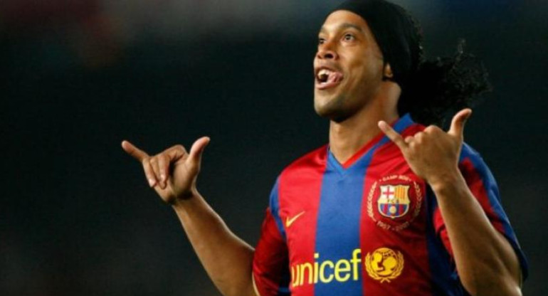 Ronaldinho en el Barcelona. Foto: NA.