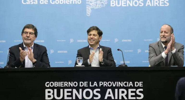 Axel Kicillof junto a Martín Insaurralde y Alberto Sileoni. Foto: Presidencia