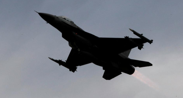 Aviones F-16, guerra en Ucrania. Foto: REUTERS