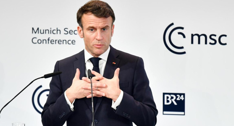 Macron pide intensificar apoyo a Ucrania. EFE