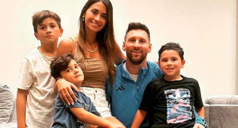 Messi y su familia, foto Télam