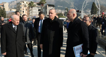 Erdogan visita las zonas afectadas por el terremoto_Reuters