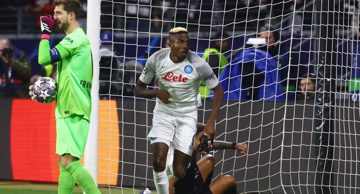 Festejo del Napoli ante el Eintracht Frankfurt por la Champions League. Foto: REUTERS.