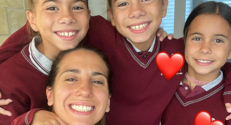 Cinthia Fernández con sus hijas Bella, Charis y Francesca. Foto: Instagram @cinthia_fernandez_.