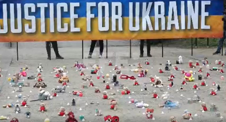 Protesta con peluches en Ucrania_Reuters