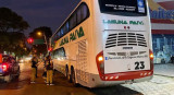 Ataque a un micro que llevaba agentes penitenciarios a una cárcel. Foto: Gentileza Aire de Santa Fe.