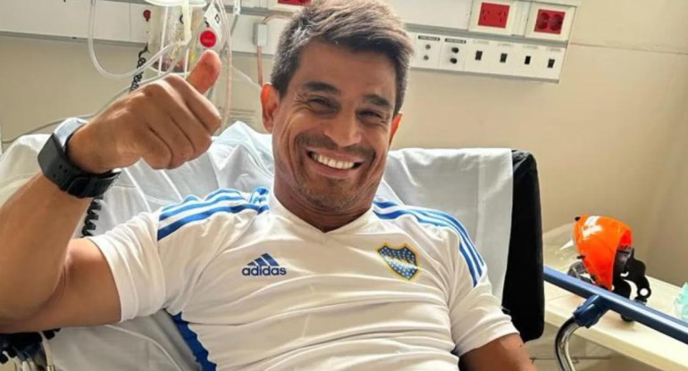 Hugo Ibarra debió ser internado por un sangrado nasal y un fuerte dolor de cabeza. Foto: Twitter @BocaJrsOficial