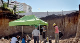 Restos de un gliptodonte en medio de una obra de estacionamiento subterráneo, Mar del Plata. Foto: La Capital