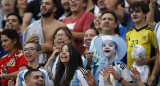 Selección Argentina, hinchas en el Monumental. Foto: REUTERS