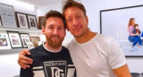 Lionel Messi y Nico Vázquez. Foto: NA.