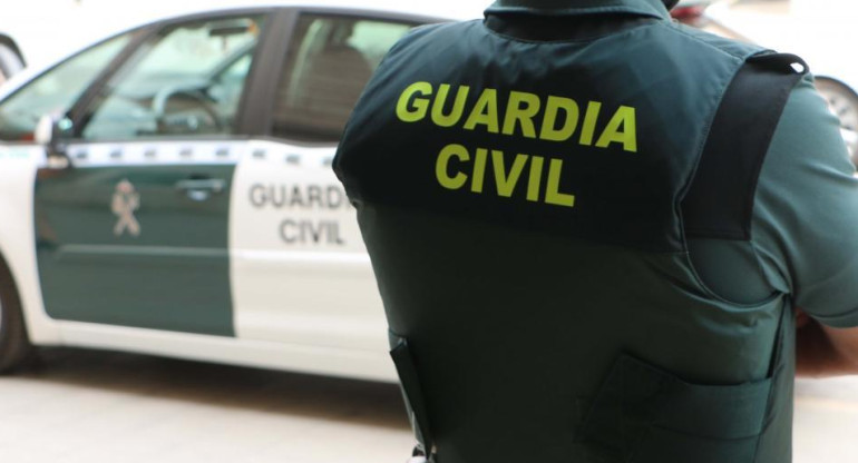 Un agente de la Guardia Civil, de espaldas. Foto: Guardia Civil