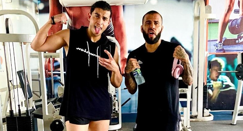 Dani Alves y su amigo Bruno Brasil. Foto: Instagram @brunobrasilofic