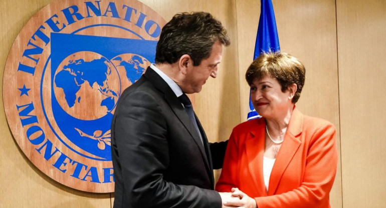 La titular del FMI, Kristalina Georgieva, y el ministro de Economía, Sergio Massa. Foto: argentina.gob.ar