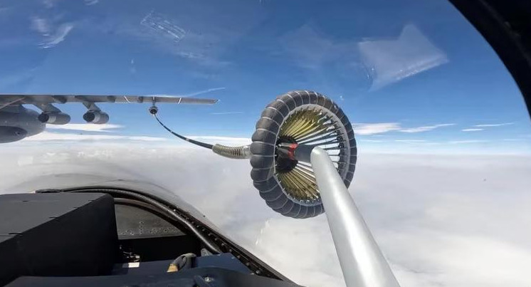 Un avión de la Fuerza Aérea bajo el Mando del Teatro Oriental del Ejército Popular de Liberación (EPL) chino. Foto: Reuters