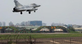 Un avión Mirage 2000-5 de la Fuerza Aérea de Taiwán se prepara para aterrizar en la Base Aérea de Hsinchu. Foto: Reuters