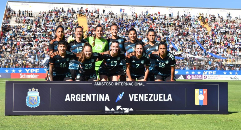 Selección Argentina de fútbol femenino vs. Venezuela. Foto: Twitter @Argentina.