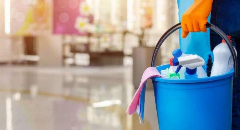Orden en casa: cómo organizar los productos de limpieza y desinfección