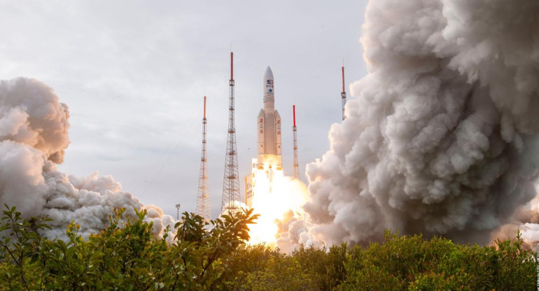 Así despegaba el Ariane 5. Foto: Twitter @arianespaceceo