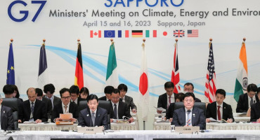 Ministros del G7 se comprometieron a acelerar la transición hacia energías renovables y limpias. EFE