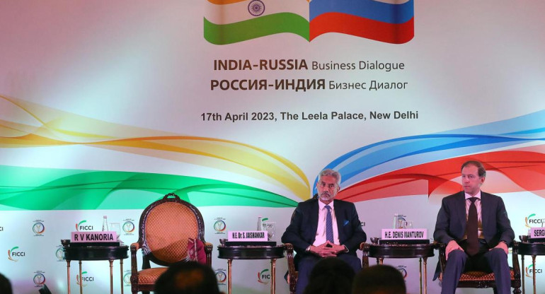 Jaishankar y Mánturov sobre las relaciones entre India y Rusia. Foto: EFE.