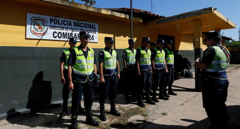 Policía de Paraguay, Reuters