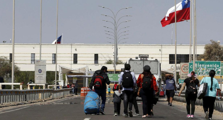 Migrantes venezolanos se encuentran varados en la frontera Chile-Perú. Foto: Reuters.