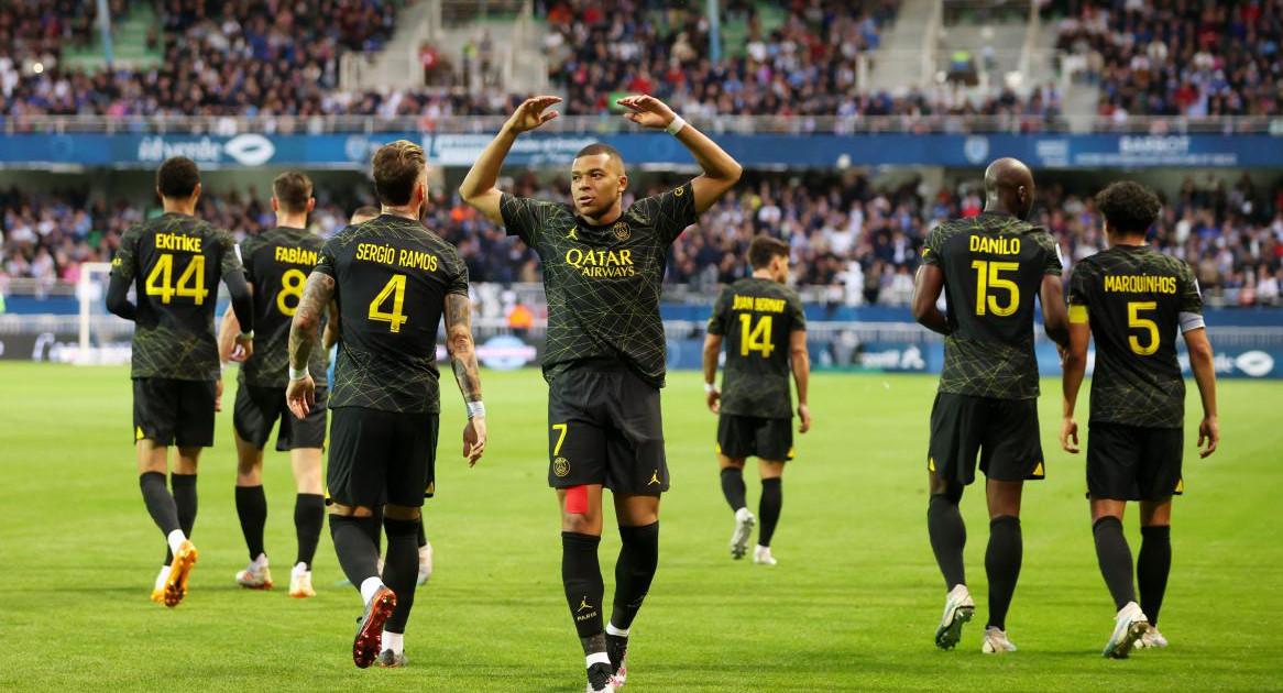 Mbappé, figura en un PSG sin Messi. Foto: Reuters.