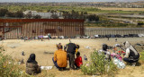 Migrantes en la frontera entre México y Estados Unidos. Foto: EFE.