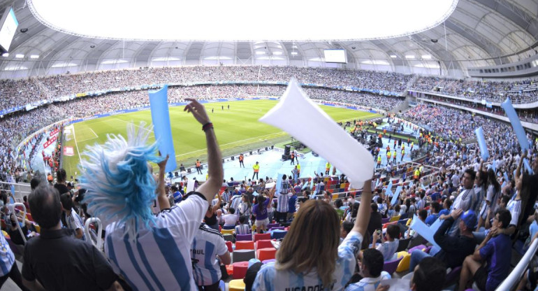Hinchas argentinos, fútbol. Foto: Télam