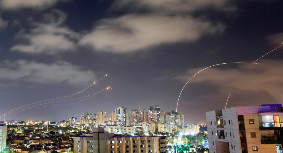 El sistema antimisiles Cúpula de Hierro de Israel intercepta cohetes lanzados desde la Franja de Gaza. Foto: Reuters.