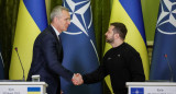 Jens Stoltenberg, secretario general de la OTAN y Volodímir Zelenski, presidente de Ucrania. Foto: Reuters.