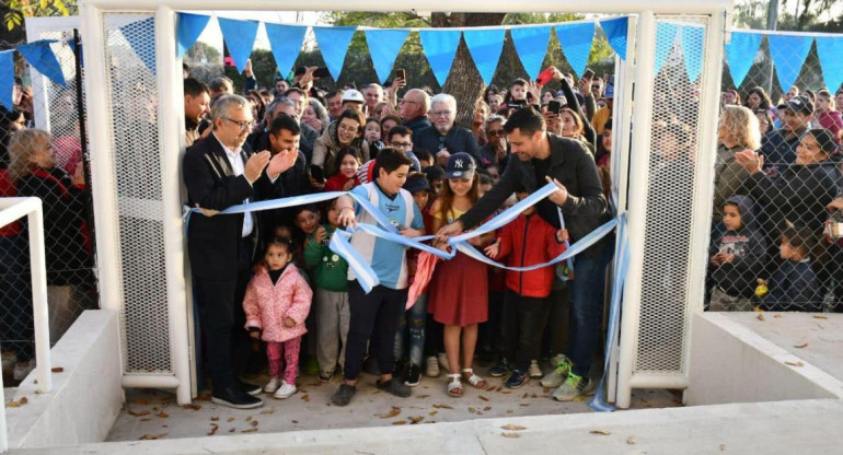 Mauro García inauguró una escuela primaria en el Barrio Marabó. Foto: Facebook.