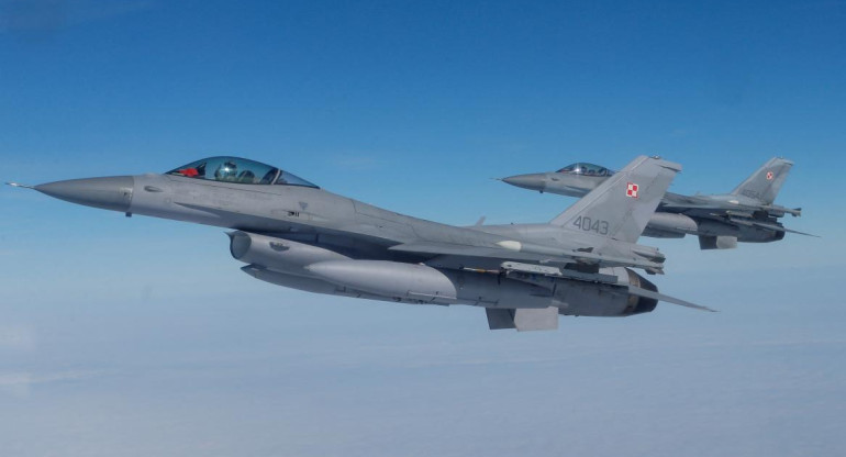 Aviones F-16. Foto: Reuters